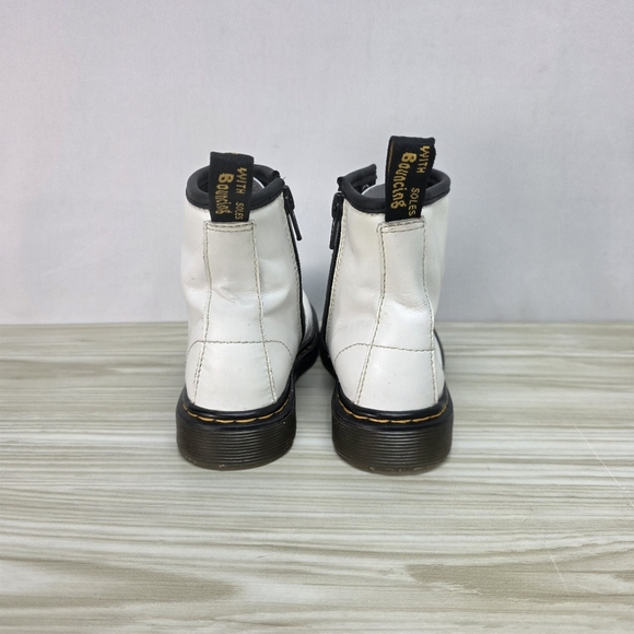 Dr. Martens Kids White Boots - Picture 4 of 8